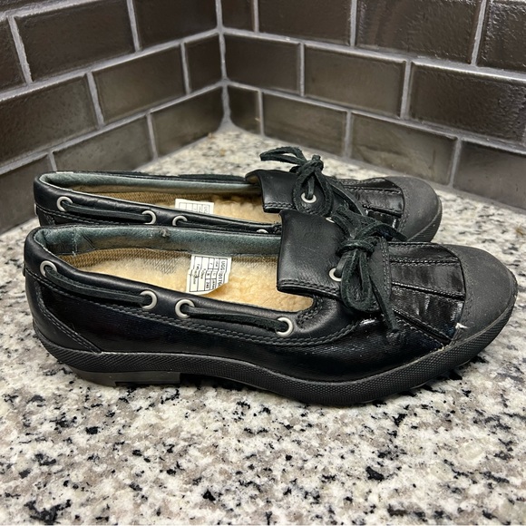 UGG Ashdale black duck shoes, sz 7 - Picture 3 of 8